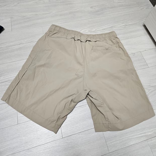 뉴발란스 반바지 m 80사이즈