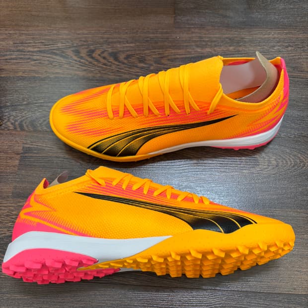 정가12만원) 푸마 울트라 플레이 TT 풋살화 290