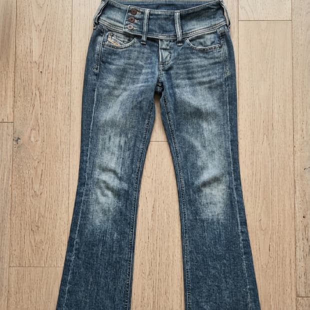 [Made in Italy] 디젤 CHEROCK 부츠컷 청바지 (W25