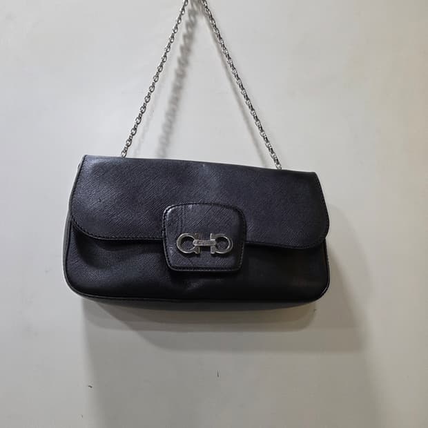 페라가모 간치니 미듐 숄더