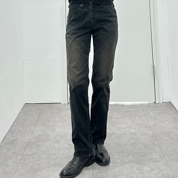 John Bull washing black jeans