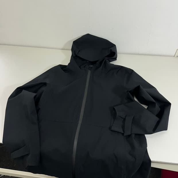 L 유니클로 블랙 후드 바람막이자켓