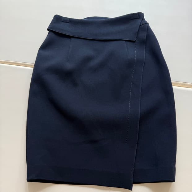 지고트 몸매 돋보이는 네이비 H라인 스커트 지고트 치마 정장치마 한섬