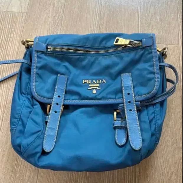 프라다 포코노 크로스백