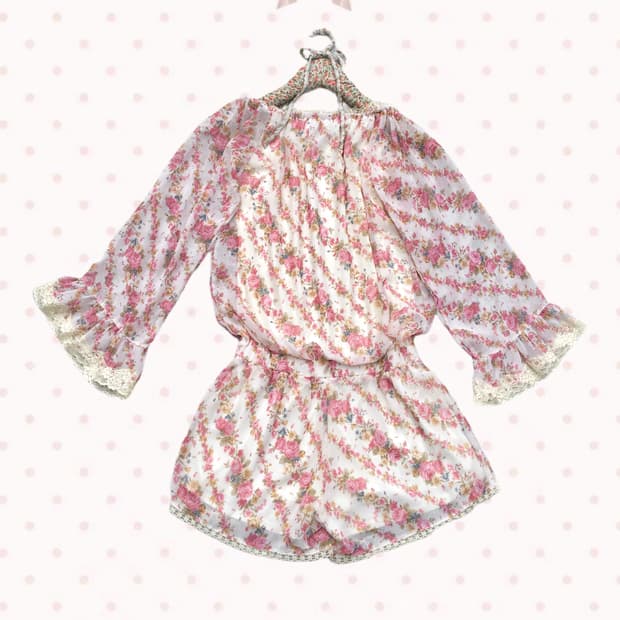 로즈 플로럴 레이스 오프숄더 롬퍼