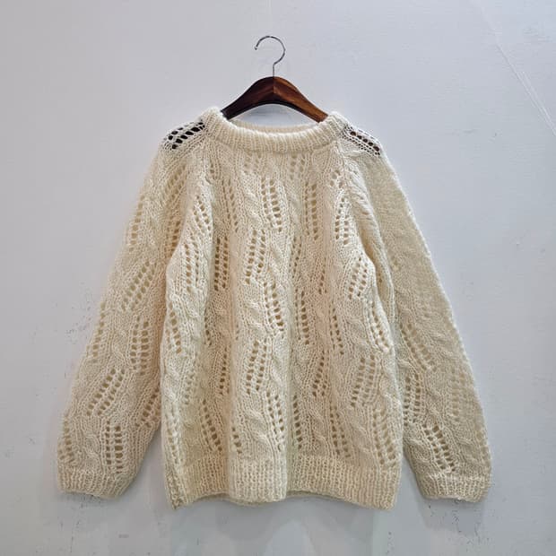 아이보리 아란니트 루즈핏 겨울 스웨터

