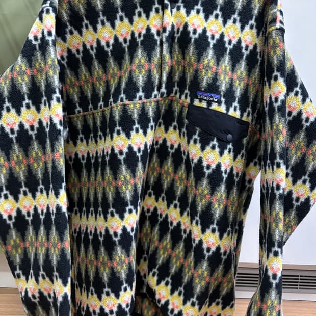 파타고니아 아즈텍패턴 신칠라 L사이즈 