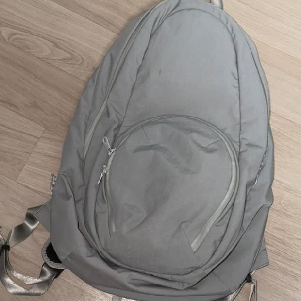 Usage 유세지 아보카도 백팩 그레이