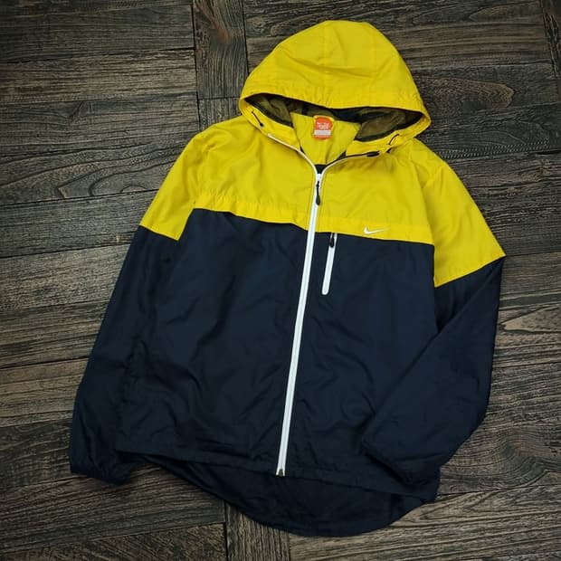 [NIKE] 나이키 스우시 자수 후드 바람막이 자켓 M16637