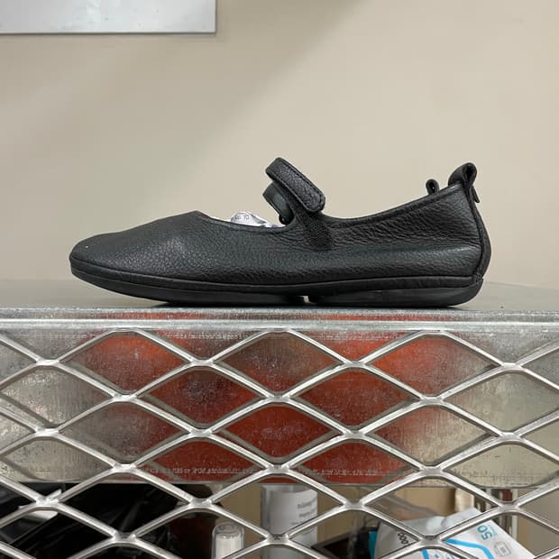 캠퍼 라이트 니나 플랫슈즈 38