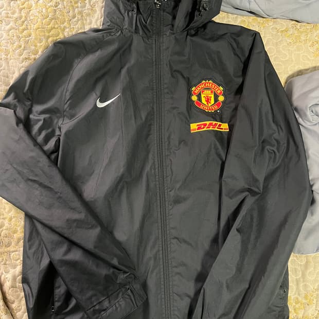 (L)[오늘만] 나이키 맨체스터 유나이티드 바람막이 