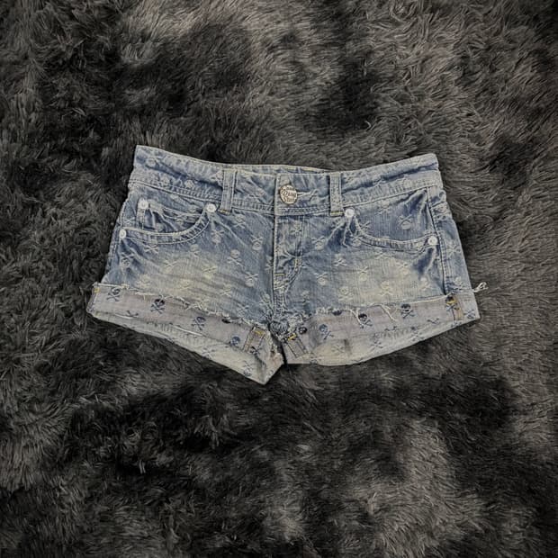 해골패턴 자수 화이트 워싱 연청 숏팬츠