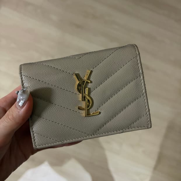 생로랑 모노그램 여성 반지갑 베이지