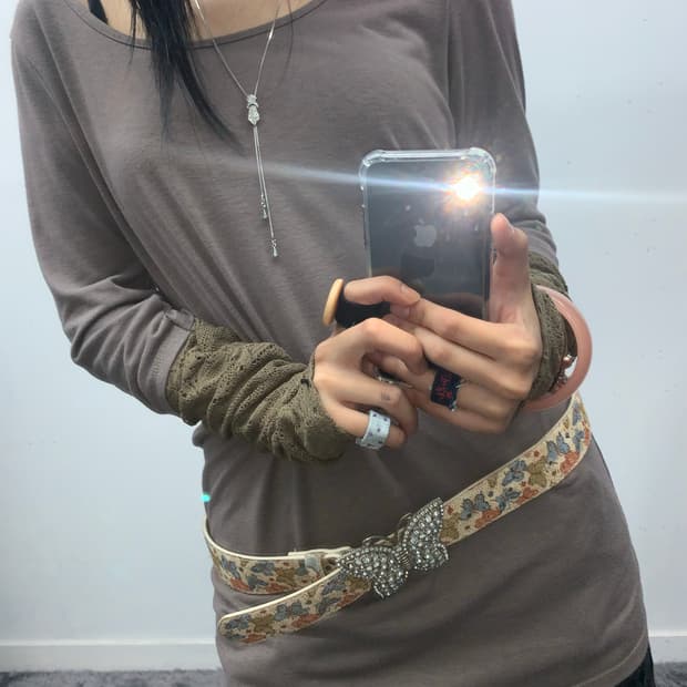 레이스 디테일 유넥 롱슬리브