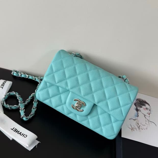 샤넬 클래식 뉴미니 골드볼 램스킨 내장칩 AS1787