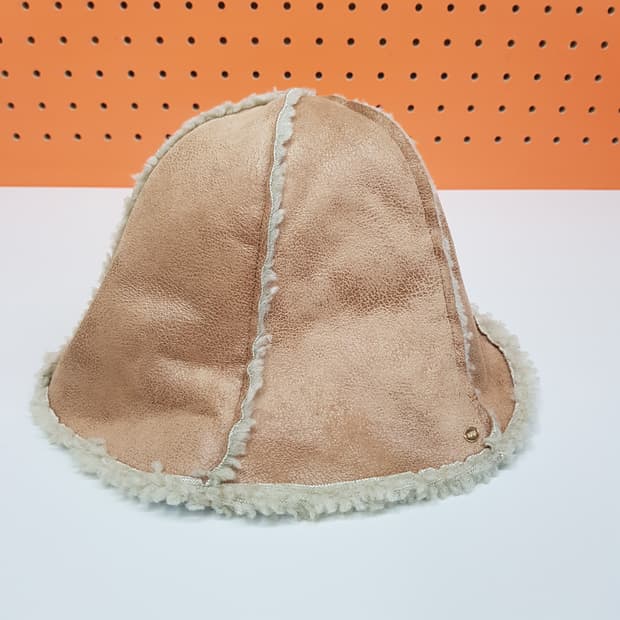 한섬 SJSJ  퍼소재 버킷햇