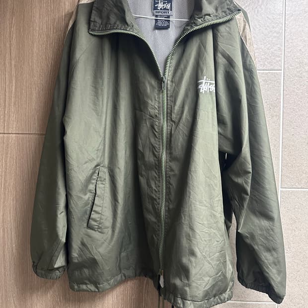 스투시바람막이