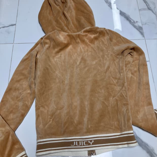 Y2K 쥬시꾸뛰르 희귀템 벨루어 후드집업 캬라멜 tan
