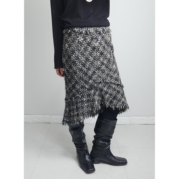 트위드 언발 스커트