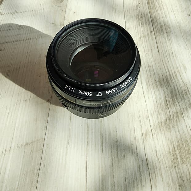 캐논 EF50mm f1.4 점사 렌즈 팜. 풀프레임 단렌즈 50.4 쩜사