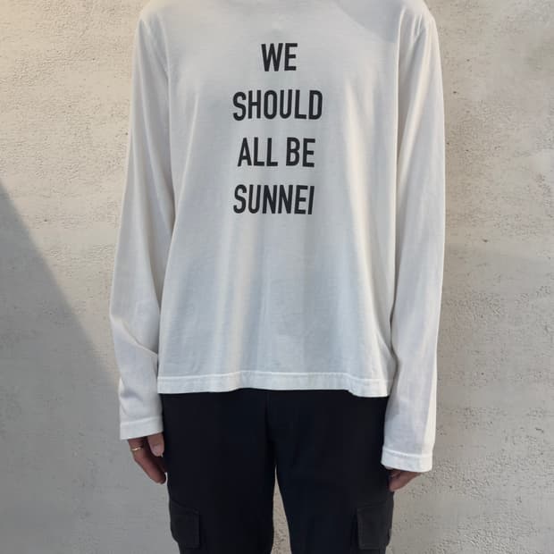 써네이 WE SHOULD ALL BE SUNNEI 화이트 롱슬리브