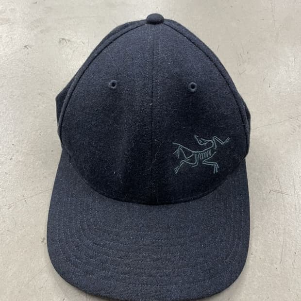 아크테릭스 울 볼캡 