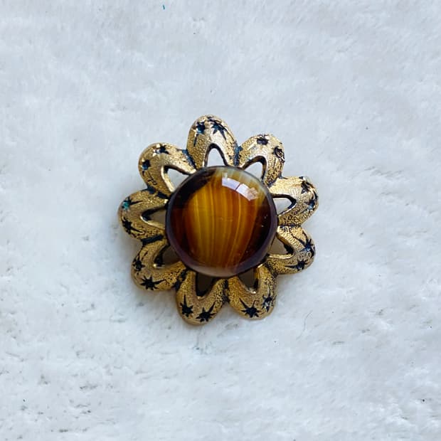 1950sRUSTIC BROWN AGATE sunflower brooch