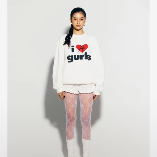 에즈이프 캘리 맨투맨 화이트 