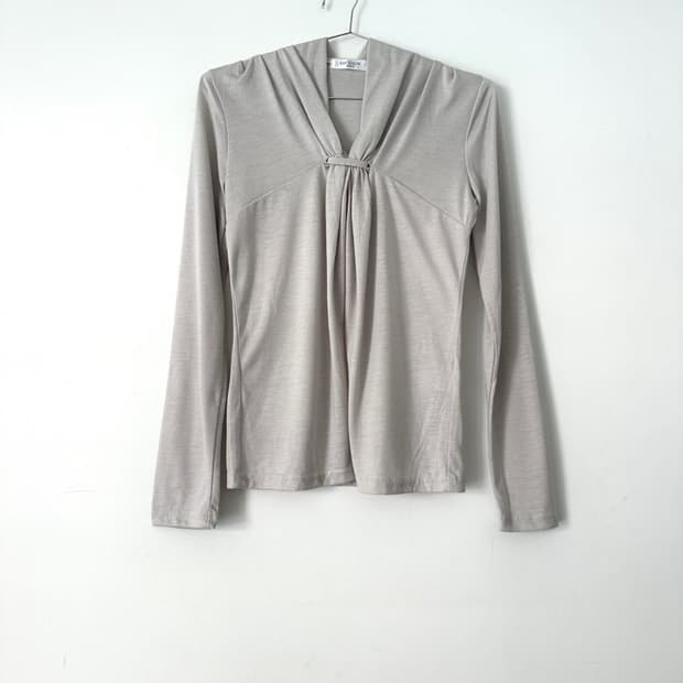 Front drape sleeveless top / beige gray