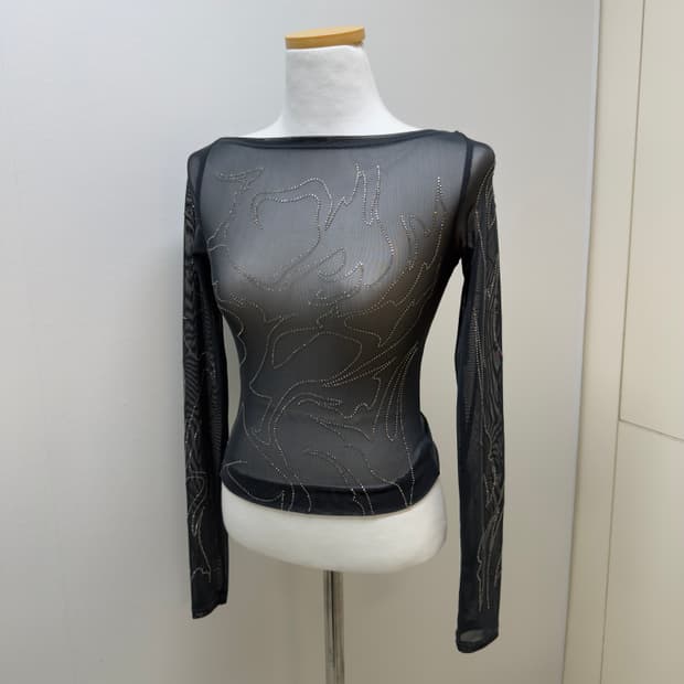 WEEKDAY 스톤 장식이 있는 니트