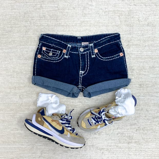 TRUE RELIGION White Stitch Shorts
