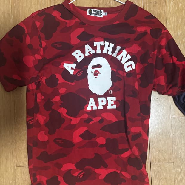 베이프 레드 카모 반팔티