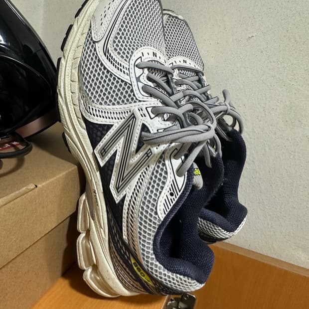 뉴발란스 860 v2 네이비