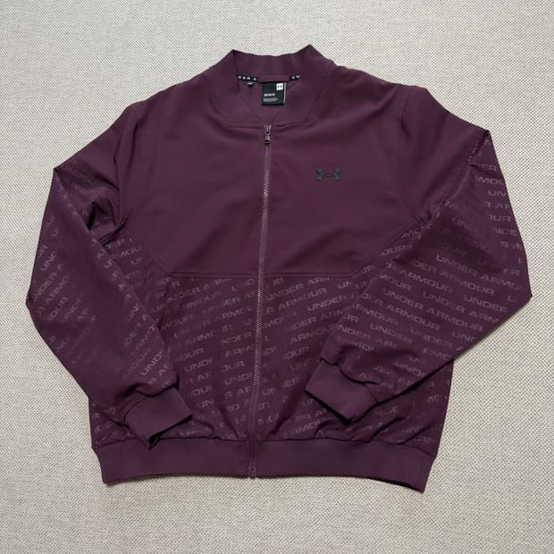언더아머 엠보스 보머 자켓