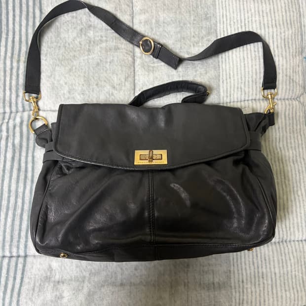 아르마니 레더 양가죽 크로스백