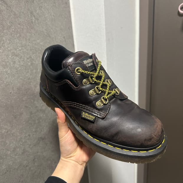 닥터마틴 스투시 8053 브라운