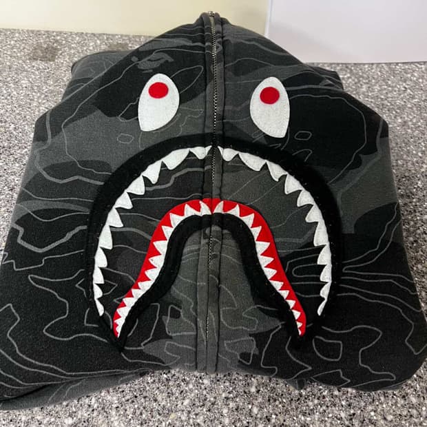 베이프 레이어드 라인 카모 샤크 풀 집 후드 블랙