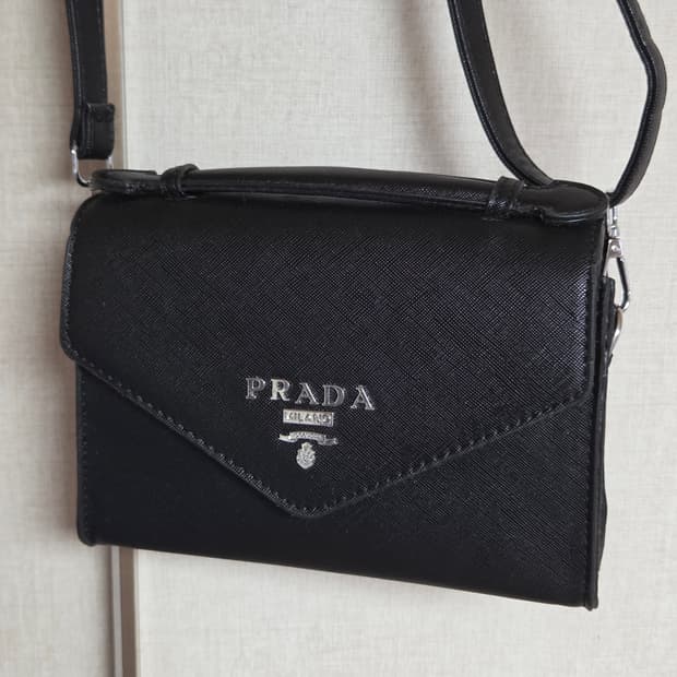 프라다 사피아노 블랙 크로스백