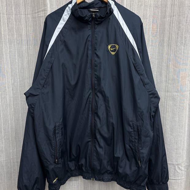 나이키 티엠포(Nike Tiempo) 바람막이