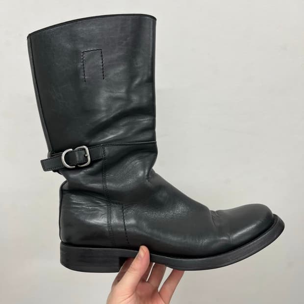 프라다 엔지니어드 부츠