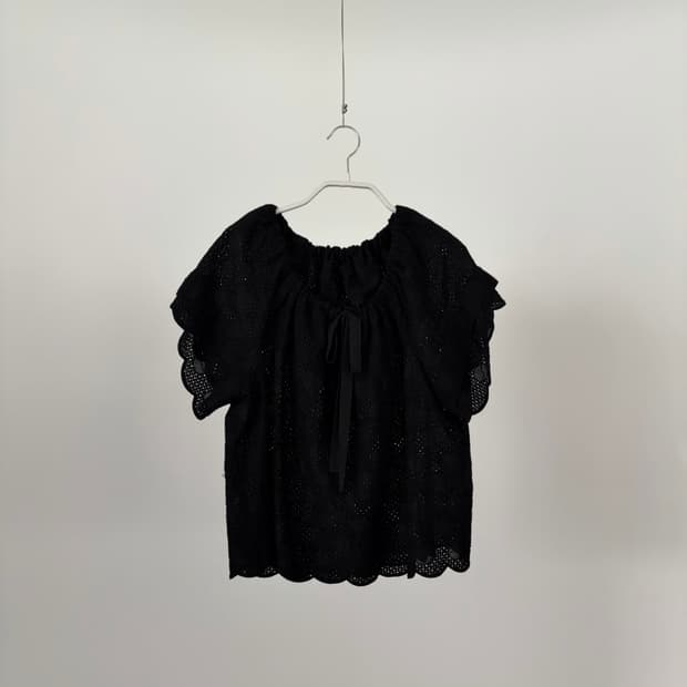 Scalloped Dot Lace Blouse