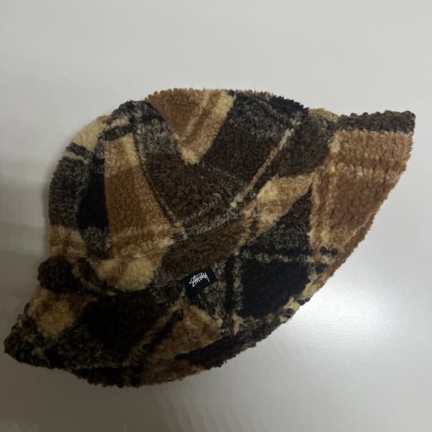 스투시 퍼지 버킷햇