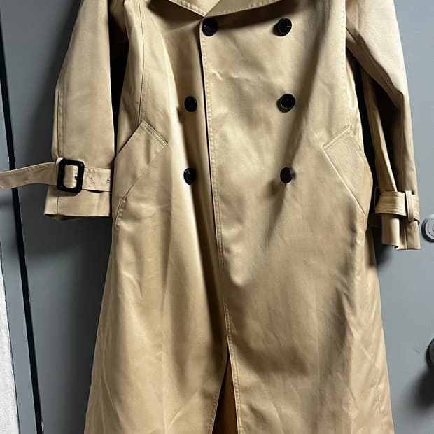 오프숄더 트렌치코트