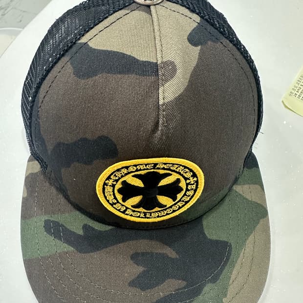 크롬하츠 크로스 와펜 트러커캡