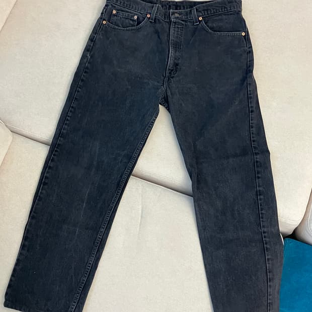 90s Levi’s black 505 (USA)