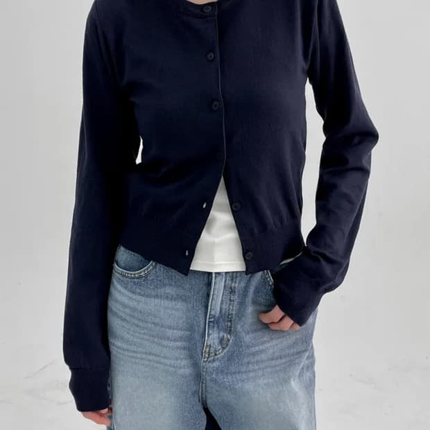 (새상품)블랙업 부드리 라운드 니트 가디건 블랙