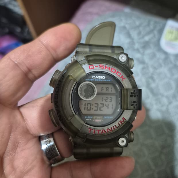 g shock frogman 8200