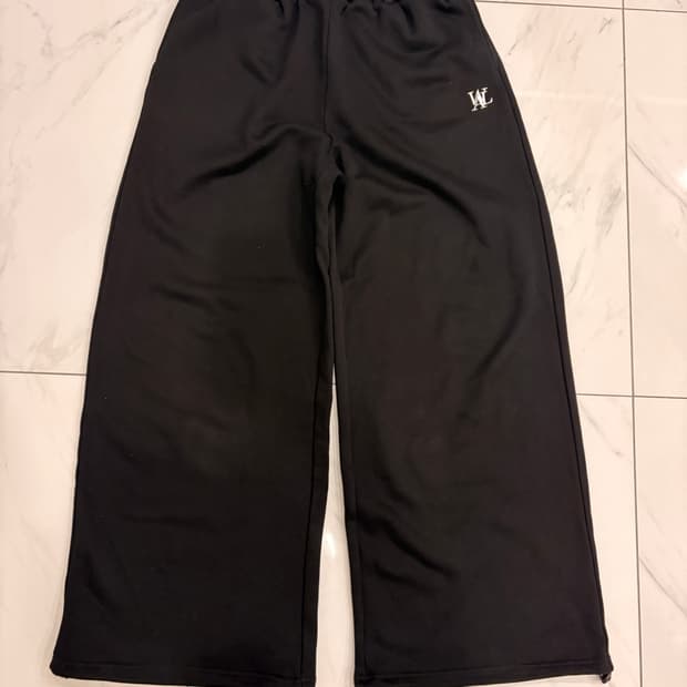 우알롱 Signature relax wide pants
