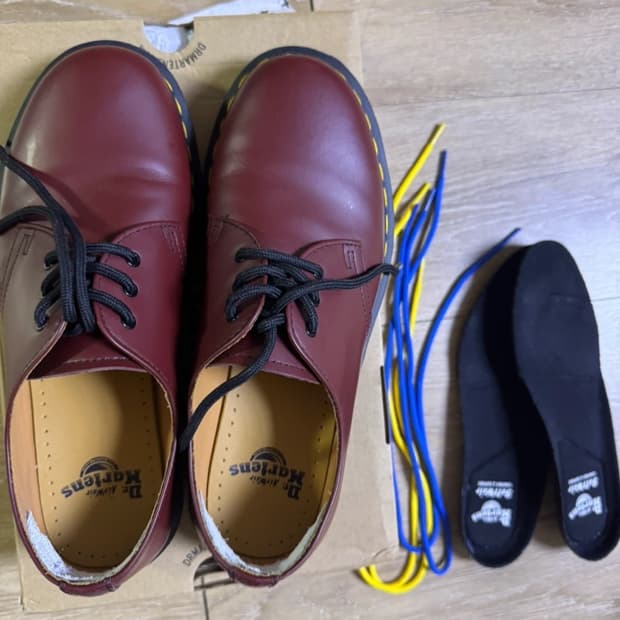 닥터마틴 체리레드 uk7 (260-265)