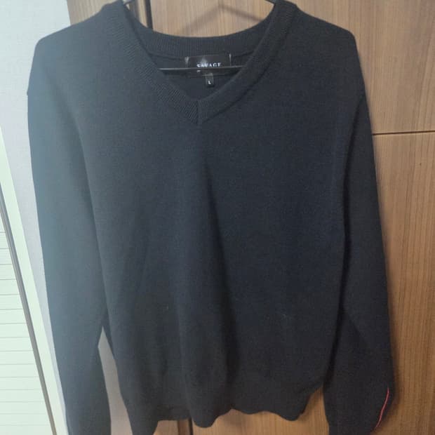 세비지 브이넥 니트 블랙 L사이즈